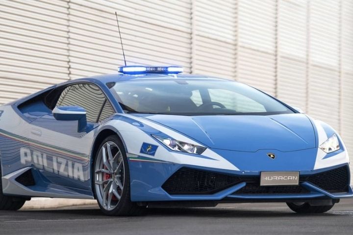 Top 10 Fastest Police Cars In The World