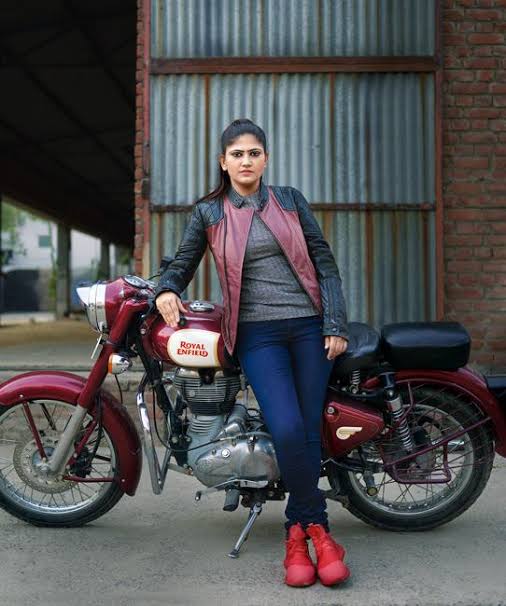 Women Bike Riders In India | Top 5 Women Bikers In India - AutoBizz