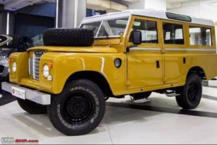 MS Dhoni Adds 1971Land Rover Series 3 To His Garage