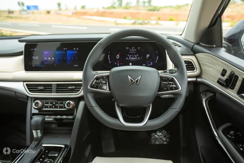 Mahindra XUV700 interior