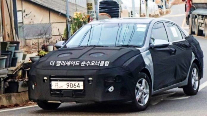 Hyundai Verna spotted testing
