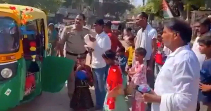 Uttar Pradesh Cops Stop a 27-Passenger Autorickshaw [Video]