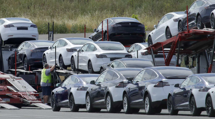 California Bill Says Tesla Can't Call Cars 'Full Self-Driving'