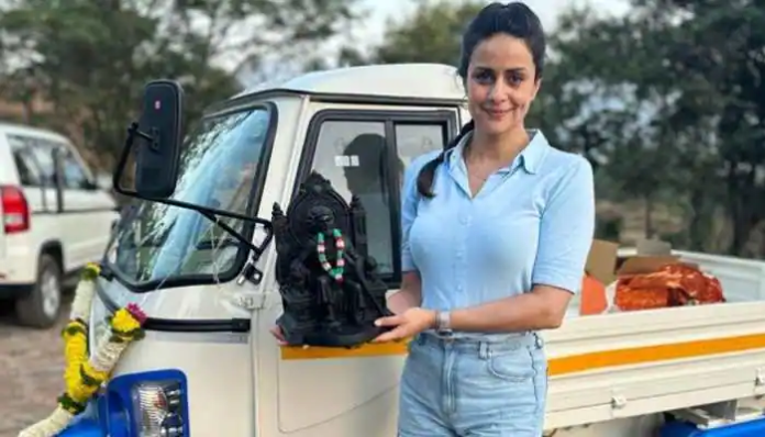Actress Gul Panag buys an electric Auto Rickshaw